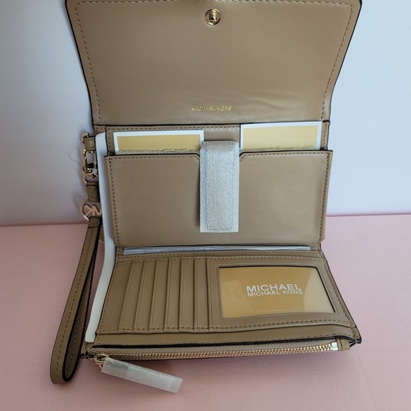 MICHAEL KORS Jet Set Charm Pebbled Leather Large Flap Phone Wristlet-Camel🎈$98⭐ - Picture 12 of 16